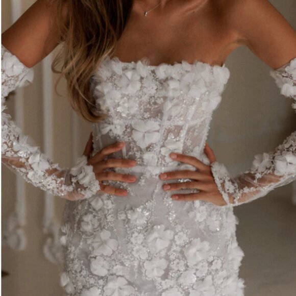 Rosie Etienne Isabelle Dress, Size 6 (Includes Gloves) - Picture 5 of 8